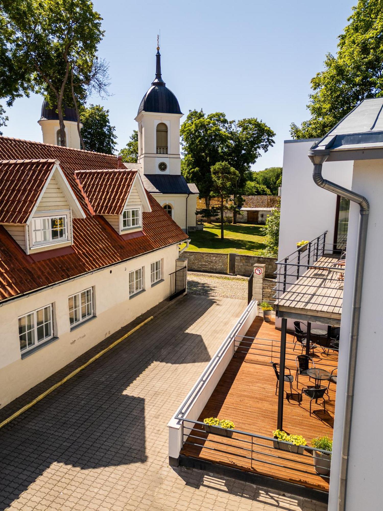 Hotel NOSPA Kuressaare Exterior foto